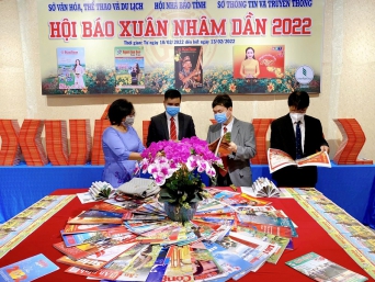 Khai mạc Hội báo Xuân Nhâm Dần tỉnh Kon Tum năm 2022