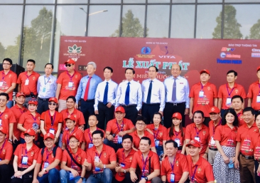 Hàng trăm xe du lịch nối nhau ‘về miền quốc bảo’ sâm Ngọc Linh Kon Tum K5