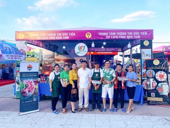Du lịch Kon Tum - Đưa hương rừng xuống biển.