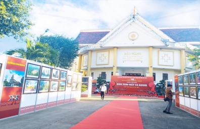 Khai mạc Triển lãm ảnh “Kon Tum - Đất và người”