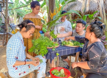 Đẩy mạnh khai thác phát triển 