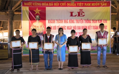 Khánh thành nhà rông thôn Kon Rôn (xã Ngọc Réo)