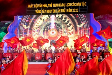Chùm ảnh: Đặc sắc khai mạc Ngày hội văn hóa, thể thao và du lịch các dân tộc vùng Tây Nguyên lần thứ I năm 2023